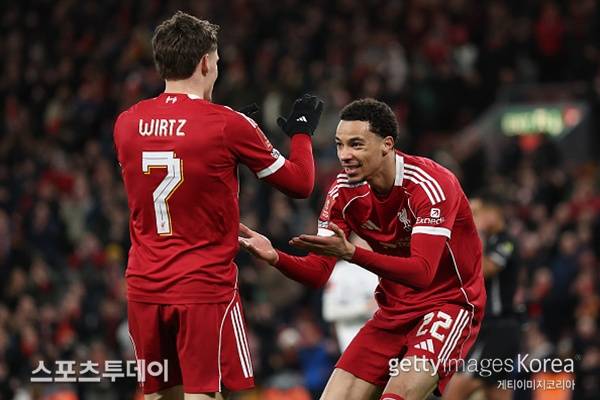 '후반전 비르츠-에키티케 연속골' 리버풀, 반슬리에 4-1 완승…FA컵 4라운드 진출