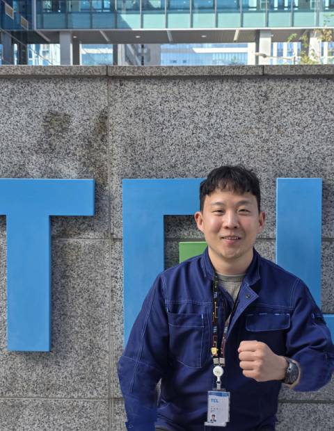 일본을 대표하는 반도체 장비 기업 도쿄일렉트론(Tokyo Electron, TEL)에서 제조기술 엔지니어로 근무 중인 신상규(35) 씨(2018년 졸업). 그는 4년제 무역학과를 졸업했으나 취업에 번번이 실패한 뒤 영진전문대 반도체전자계열 일본전자반도체반에 재입학했다. 영진전문대 제공