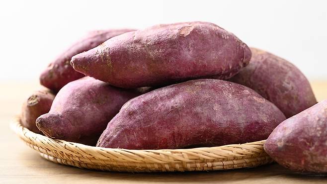 섬유질 식품인 고구마에는 칼륨, 비타민 A·C 등 미량 영양소가 풍부하다｜출처: 클립아트코리아