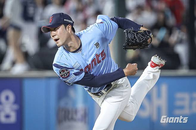 윤성빈이 투구에 임하고 있다. 사진 | 롯데 자이언츠