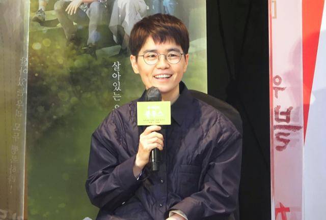 7일 온라인으로 진행된 tvN 드라마 '우리들의 블루스' 제작발표회에서 노희경 작가가 작품에 대해 설명하고 있다. tvN 제공