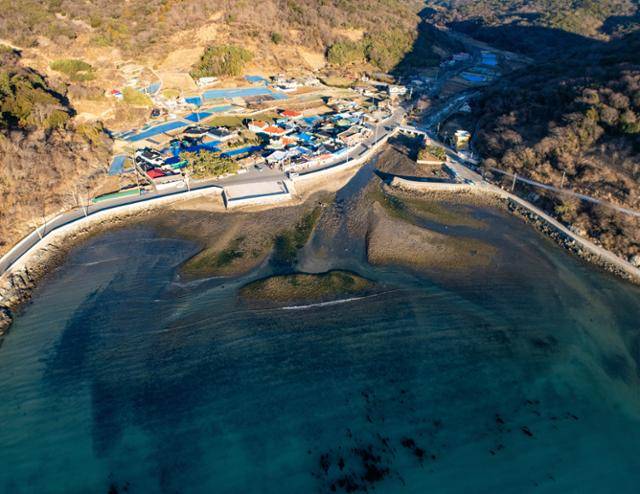 금오도 비렁길 1코스의 끝이자 2코스 시작점인 두포마을.