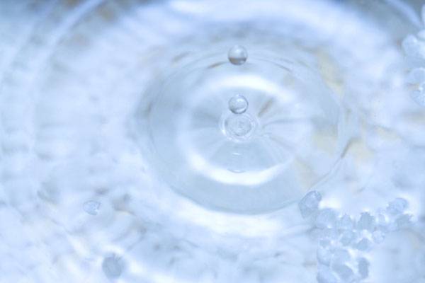 쌀뜨물 속 여러 성분이 모발 건강에 이롭다는 분석이 나왔다./사진=클립아트코리아