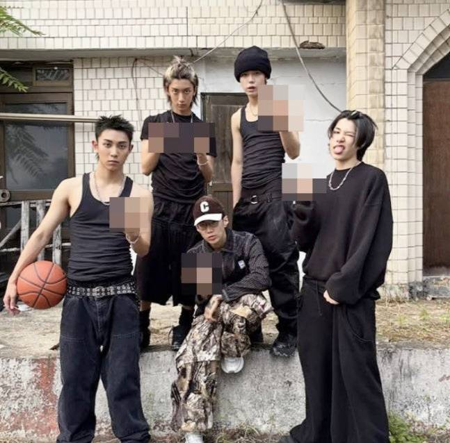 A picture of boy band LNGSHOT, pre-debut, uploaded on its producer Jay Park's Instagram account on Sept. 20, 2025 [SCREEN CAPTURE]
