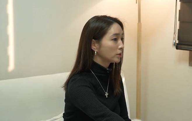 이민정이 사주 풀이 결과를 보고 놀라움을 감추지 못했다. 유튜브 채널 '이민정MJ' 영상 캡처