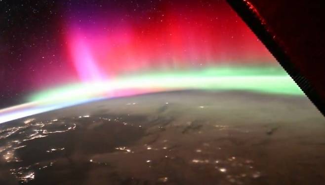 우주비행사 키미야 유이가 국제우주정거장에서 촬영한 오로라