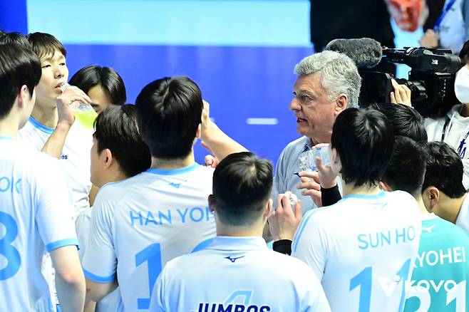 ‘우려가 현실로’ 정지석 없는 대한항공, 새해 4연패…벼랑 끝 선두 경쟁