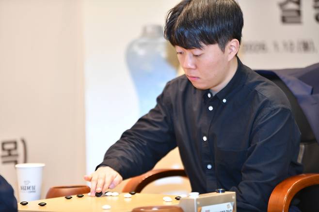 신민준 9단, 日 이치리키에 1패 후 역전승…5년 만에 LG배 정상