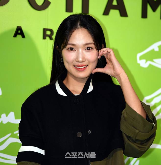 “현장서 욕설 듣고 오열” 김혜윤, 혹한 속 버티다 손톱까지 빠진 사연