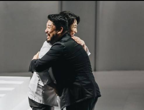 손종원 셰프와 인사를 나누는 이하성 셰프. 사진  | 이하성 SNS
