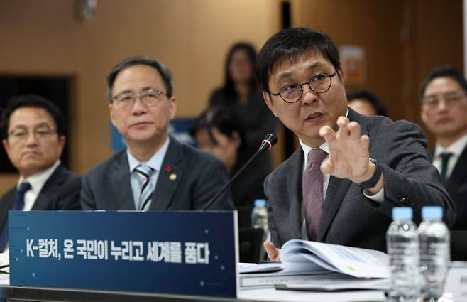 최휘영 문화체육관광부 장관이 14일 서울 중구 CKL기업지원센터에서 열린 문체부 소속·공공기관 2차 업무보고에서 모두 발언하고 있다.   [사진 제공= 문화체육관광부]