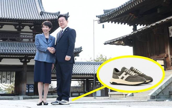 이재명 대통령과 다카이치 사나에 일본 총리가 14일 일본 나라현 대표 문화유적지인 호류지(법륭사)에서 기념촬영을 하고 있다. 이 대통령이 이날 신은 운동화는 이탈리아 럭셔리 브랜드 HOGAN(호간)의 '하이퍼라이트 스니커즈' 모델이다. 연합뉴스