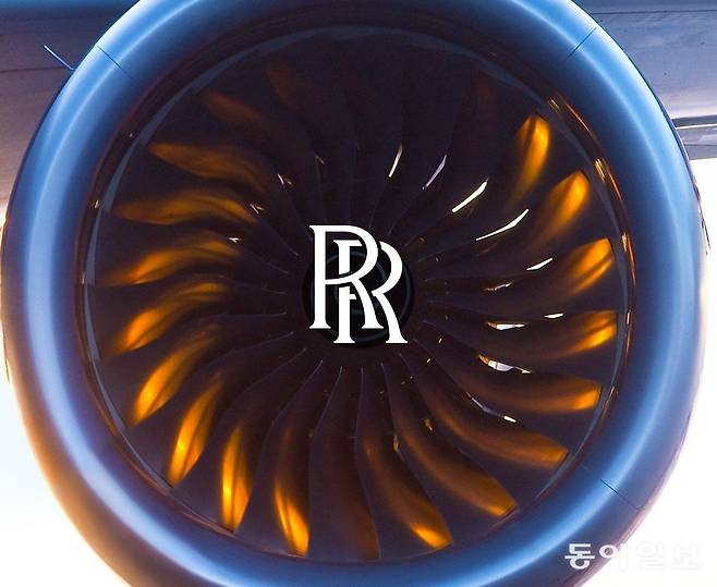롤스로이스의 대문자 R 로고는 120년 역사 기업의 전통과 기술력, 명성을 보여주는 상징으로 통한다. 롤스로이스 제공
