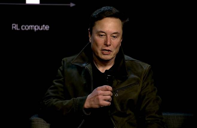 성 착취물 딥페이크 논란에 엑스(X)가 ‘그록’의 실제 인물 노출 합성 기능을 차단했다. 현재 이미지 편집은 유료 사용자만 가능하다. 뉴시스