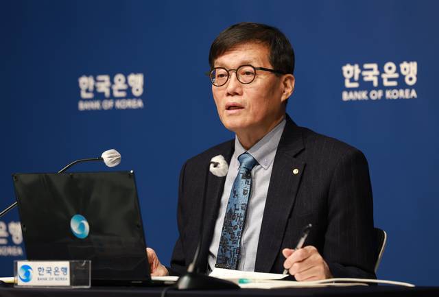 이창용 한국은행 총재가 15일 열린 통화정책방향 기자간담회에서 질문에 답하고 있다. [한국은행 제공]