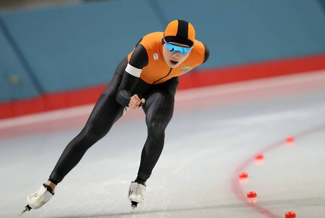 여보, 이번엔 금색이야 한국 빙속, '괴물'이 깨어났다... 정재원, 올림픽 金 정조준 완료