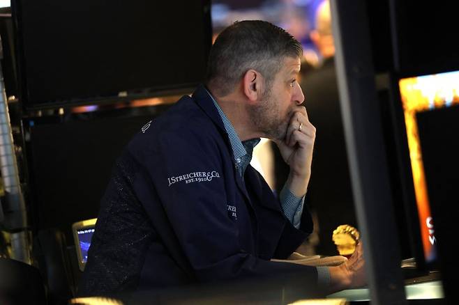 뉴욕 증시가 14일(현지시간) 대형 은행들과 빅테크들이 동반 하락하면서 이틀째 약세를 이어갔다. AFP 연합