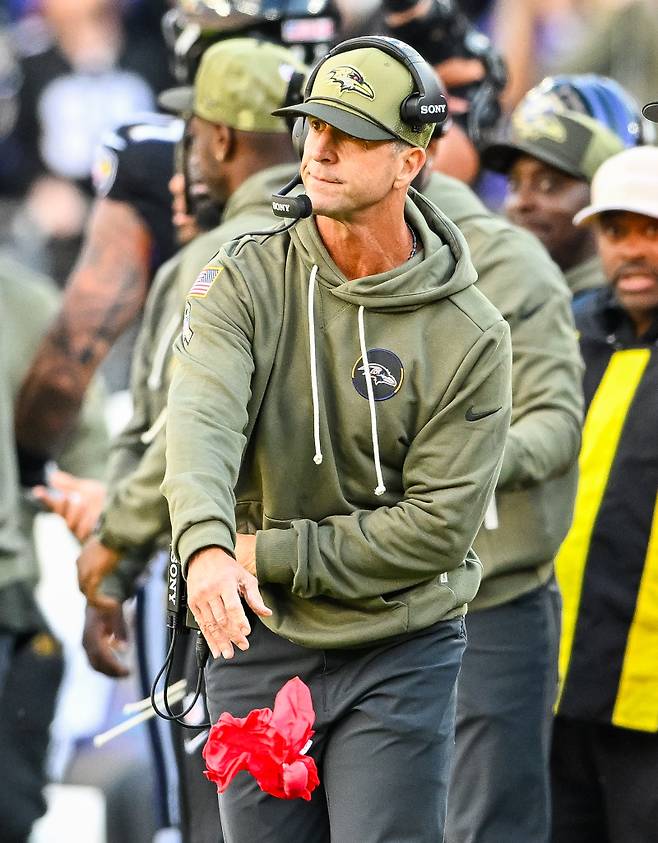 <yonhap photo-1813="">최근 볼티모어에서 해고된 존 하버 감독. [UPI=연합뉴스]</yonhap>