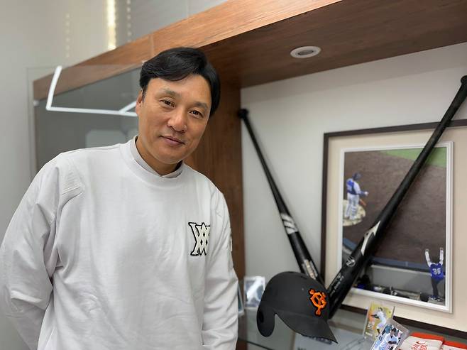 일본 출국을 앞두고 중앙일보와 만난 이승엽 요미우리 자이언츠 타격코치. 배영은 기자