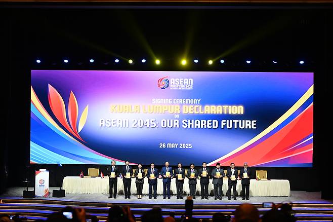 Signing Ceremony of Kualalumpur Declaration. (Embassy of Malaysia in Seoul)