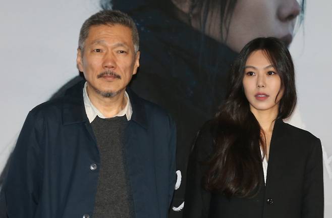 김민희와 득남 9개월 만… 홍상수, 신작 '그녀가 돌아온 날' 베를린 초청