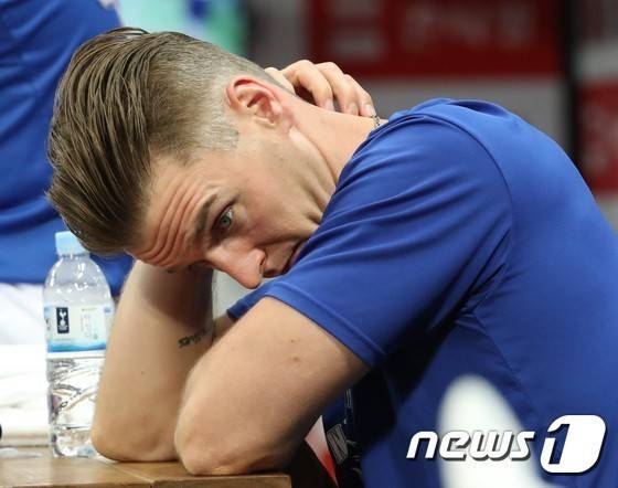 기회가 된다면 한국 돌아가고 싶어 눈물 머금고 삼성과 이별한 '푸른 눈의 에이스', 퇴출 위기에 입지 '흔들'...韓 괜히 떠났나?