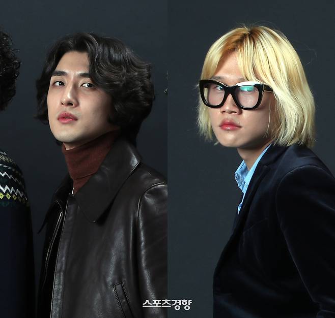 ‘경향신문’과 인터뷰하는 잔나비 멤버 최정훈(왼쪽)과 전 멤버 유영헌. 경향신문 자료사진