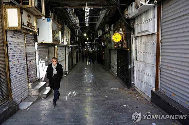 테헤란 그랜드 바자르 상점들이 문을 닫은 모습 [로이터=연합뉴스. 재판매 및 DB 금지]