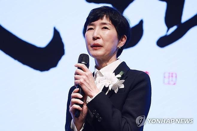 수상 소감 말하는 김정수 부회장 (서울=연합뉴스) 진연수 기자 = 김정수 삼양식품 부회장이 15일 오후 서울 강남구 웨스틴 서울 파르나스 호텔에서 열린 제22회 한국이미지상 시상식에서 '조약돌상'을 수상한 뒤 소감을 말하고 있다. 2026.1.15 jin90@yna.co.kr