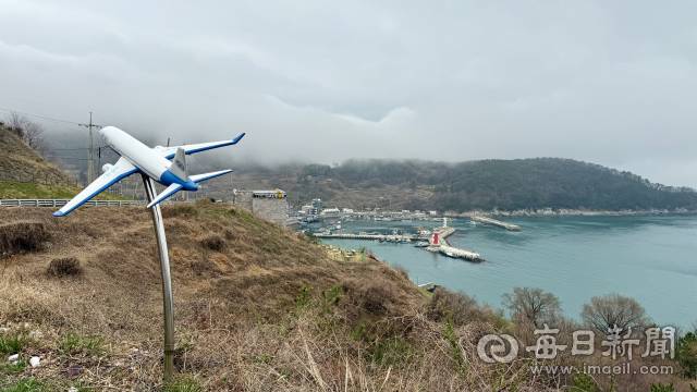 27일 오후 찾은 부산 강서구 가덕도신공항 건설 예정지. 사진 아래 보이는 어촌 마을이 활주로가 들어설 곳이다. 2025.3.27. 홍준표 기자