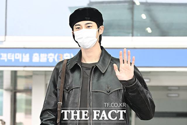 배우 변우석이 16일 오전 이탈리아 밀라노 출국차 찾은 인천국제공항 제2여객터미널에서 포토타임을 갖고 있다. /인천국제공항=송호영 기자