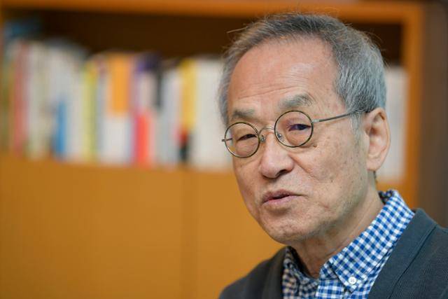 최재천 명예교수는 "돌아보니 인생 대부분을 학교에서 살았더라"며 "(교정이 아닌 자연글방으로 오는 게) 아직은 어색하다"고 했다. 임지훈 인턴기자