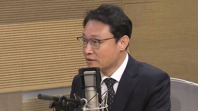 KBS 라디오 '전격시사'에 출연한 이규연 홍보소통수석