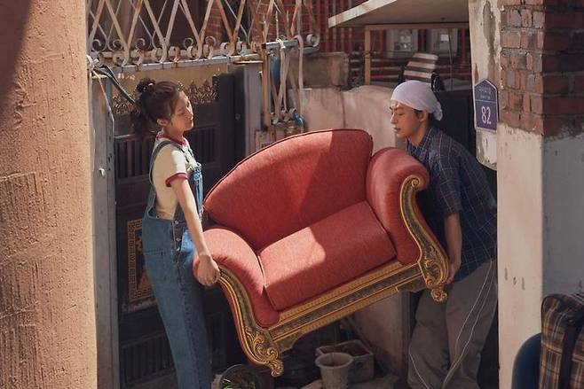 "Once We Were Us" starring Moon Ga-young (left) and Koo Kyo-hwan (Showbox)