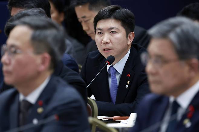 Ryu Seung-min, president of the Korea Sports and Olympic Committee, responds to a question from President Lee Jae Myung during a ministerial policy briefing held at the Government Complex Sejong Convention Center on Dec. 16, 2025. [JOINT PRESS CORPS]