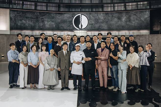 The chefs and judges from the second season of ″Culinary Class Wars″ (2024-) [NETFLIX]
