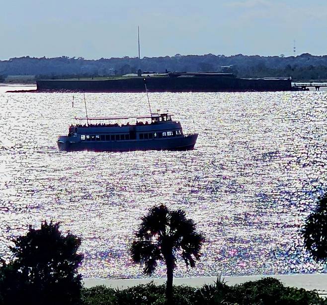 미국 사우스캐롤라이나주 찰스턴 강 가운데 있는 섬터 요새. 1861년 남부군이 이곳을 공격하면서 남북전쟁이 시작됐다. 손호철 제공