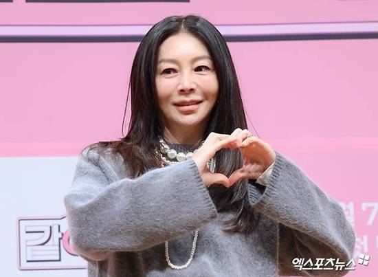 배우 황신혜