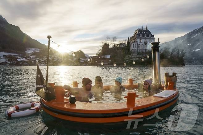 브리엔츠 호수에서 즐기는 핫 터그(스위스관광청 제공)