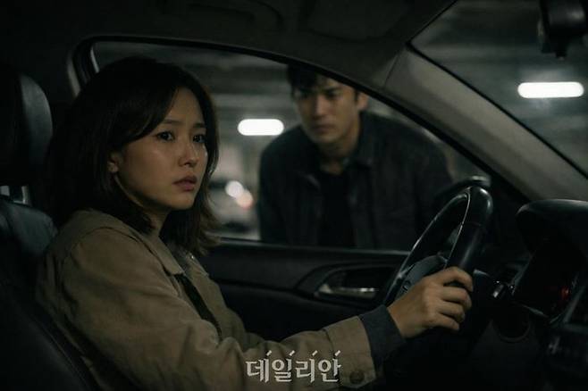 대리운전 기사가 떠난 뒤 차량 운전대를 잡은 여성을 협박한 30대 남성이 2심에서도 징역형을 선고 받았다. ⓒ데일리안 AI 삽화 이미지