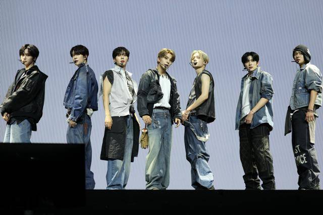 그룹 알파드라이브원은 12일 첫 미니앨범 '유포리아(EUPHORIA)'를 발매하고 데뷔했다. 연합뉴스