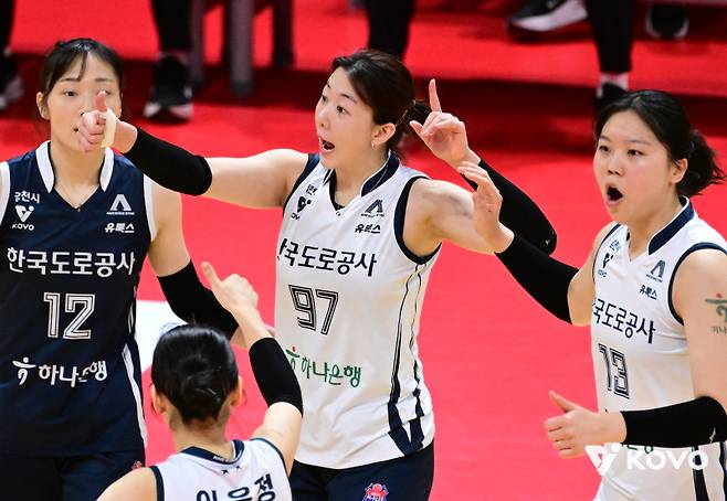 한국도로공사가 시즌 18승째를 거두며 리그 1위를 지켰다. 사진=KOVO