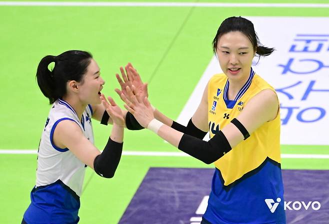 ▲ 현대건설 김연견 양효진 ⓒKOVO