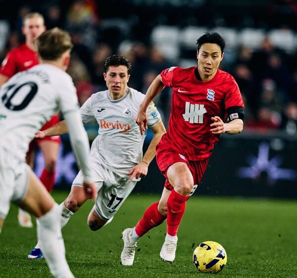 쇄도하는 버밍엄 백승호. 연합뉴스