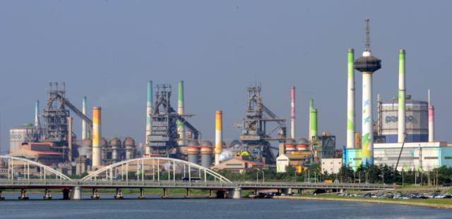 철강과 2차전지 산업이 고전을 면치 못하면서