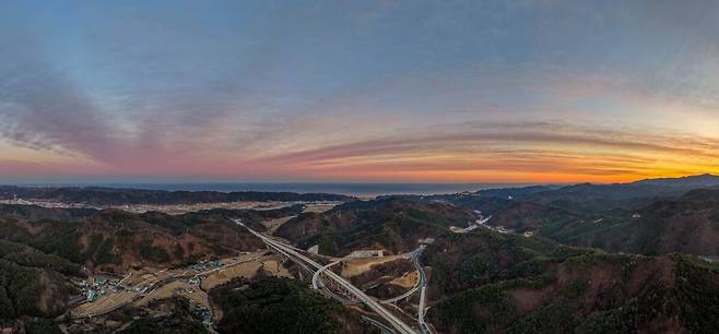 포항 영덕 고속도로 전경. /영덕군 제공