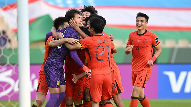 중국이 4강 진출을 확정하고 기뻐하고 있다.AFC 홈페이지 제공