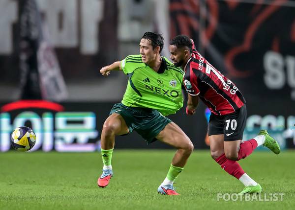 송민규(왼쪽, 전북 현대), 안데르손(오른쪽, FC서울). 서형권 기자