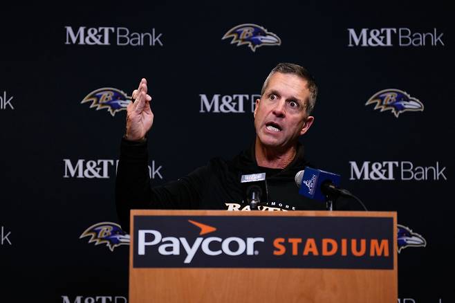 <yonhap photo-2607="">NFL 뉴욕 자이언츠 새 감독이 된 존 하버. [AP=연합뉴스]</yonhap>