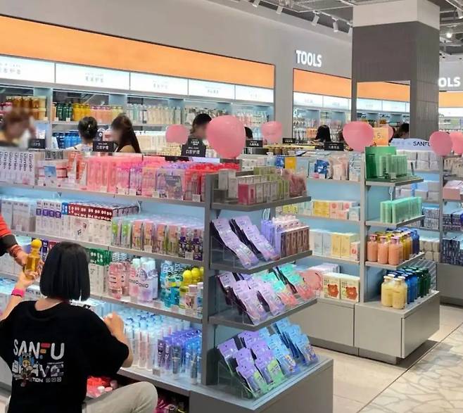 중국 토종 화장품 브랜드들이 해외 시장을 적극 공략하고 있다. 샤오홍수 캡처